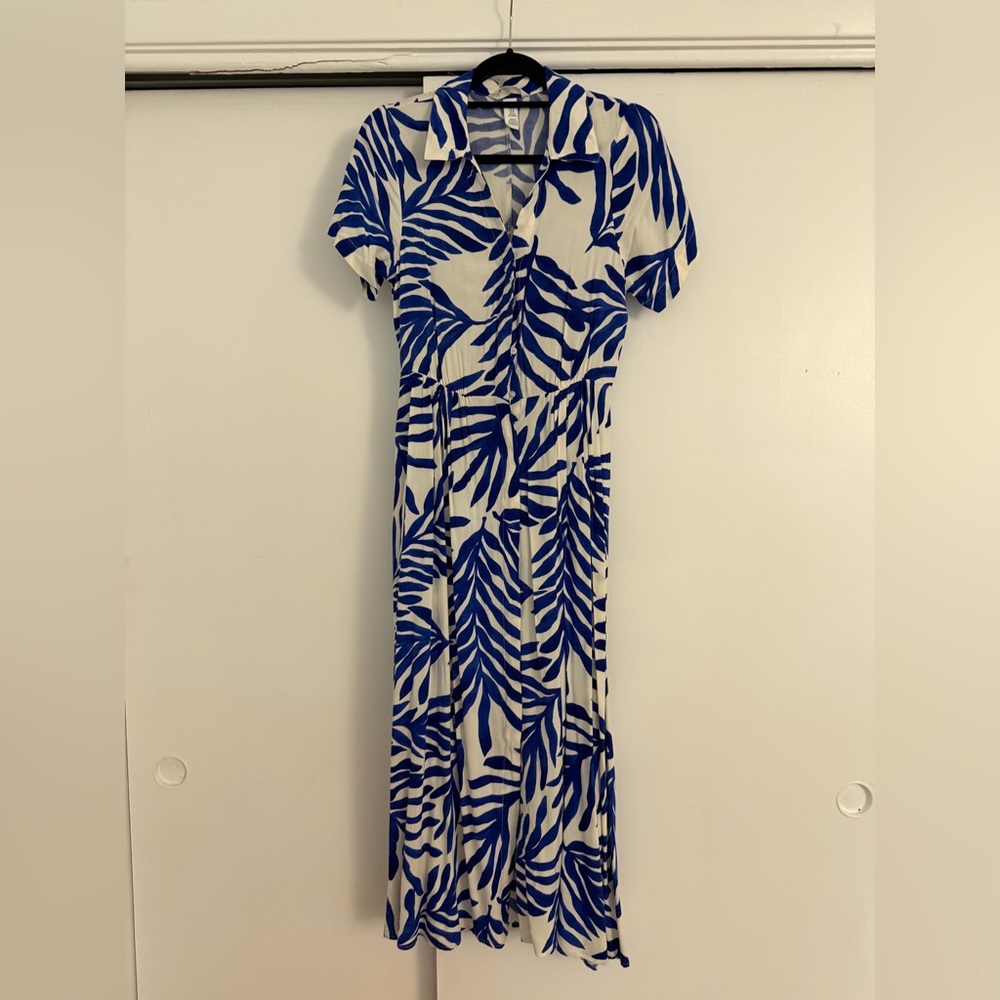 H&M Blue and White Leaf-Print Midi Dress